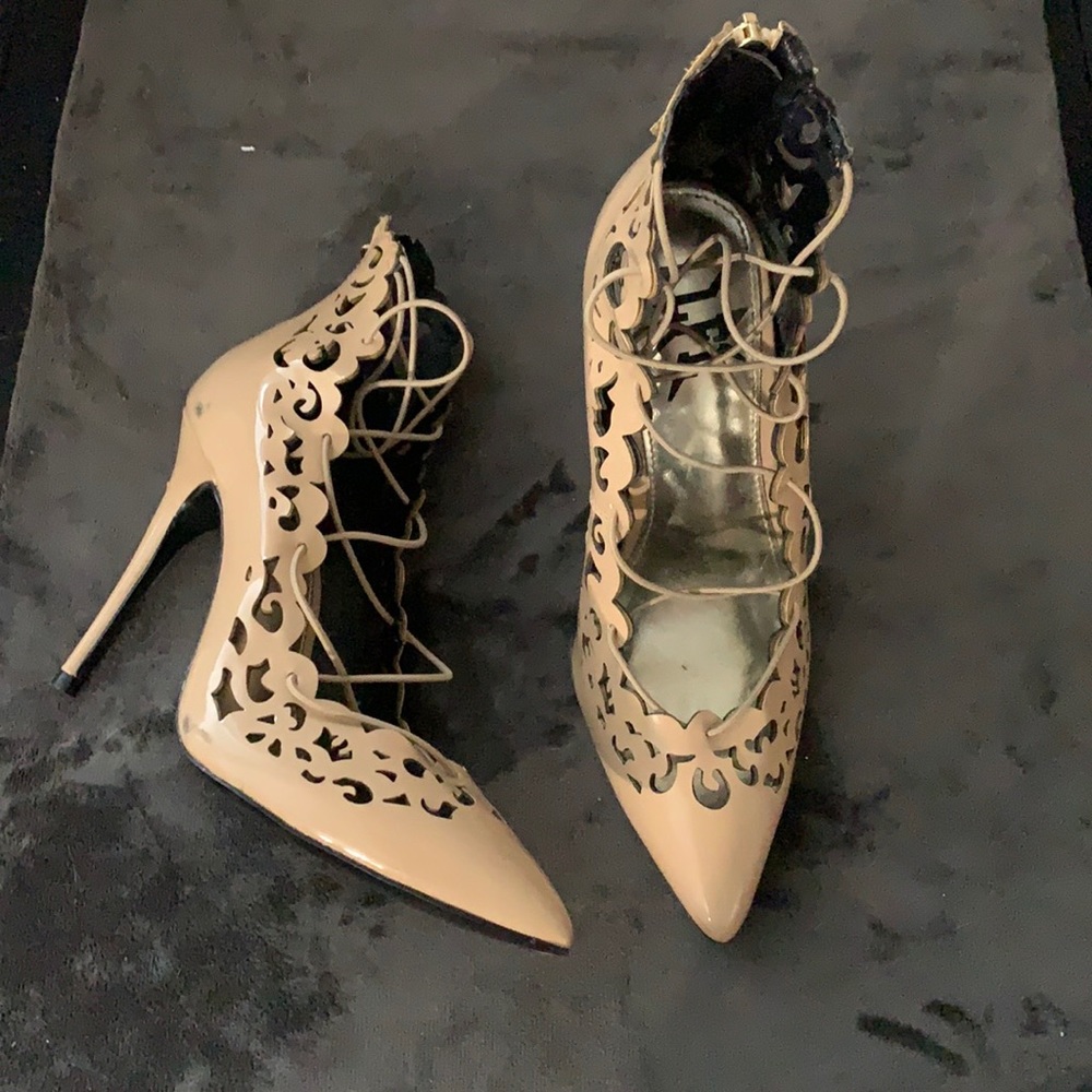 PU pointed Taub laced heels